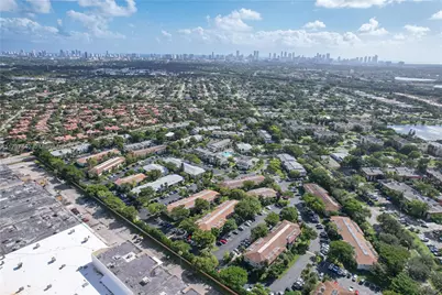 933 NE 199th St #207, Miami, FL 33179 - Photo 31