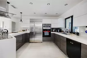 20375 NE 22nd Pl, Miami, FL 33180 - Photo 17