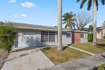 1732 N 16th Ave N, Lake Worth, FL 33460 - Photo 1
