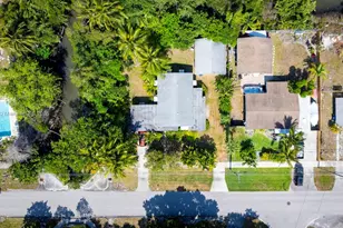 602 S Caloosahatchee Ave, Jupiter, FL 33458 - Photo 9