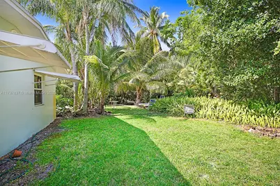 602 S Caloosahatchee Ave, Jupiter, FL 33458 - Photo 5