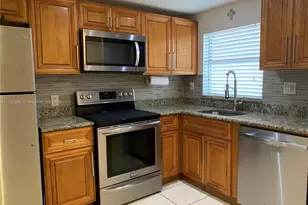 9621 Sunrise Lakes Blvd, Sunrise, FL 33322 - Photo 7