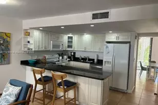 425 Grapetree Dr, Key Biscayne, FL 33149 - Photo 3