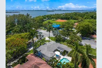 5550 N Bayshore Dr, Miami, FL 33137 - Photo 1