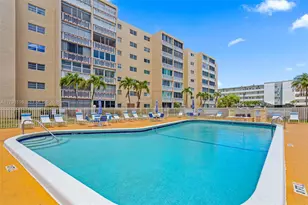 421 NE 14th Ave, Hallandale Beach, FL 33009 - Photo 21