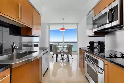 6365 Collins Ave #3202, Miami Beach, FL 33141 - Photo 15