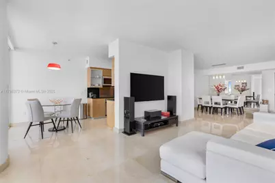 6365 Collins Ave #3202, Miami Beach, FL 33141 - Photo 7