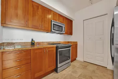 1745 E Hallandale Beach Blvd #2105W, Hallandale Beach, FL 33009 - Photo 17