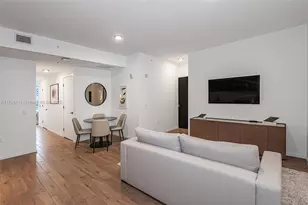 398 NE 5th St, Miami, FL 33132 - Photo 15