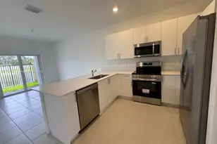 18410 SW 2nd St, Pembroke Pines, FL 33029 - Photo 7