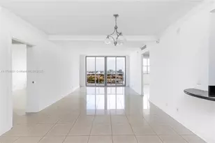 401 69th St, Miami Beach, FL 33141 - Photo 9