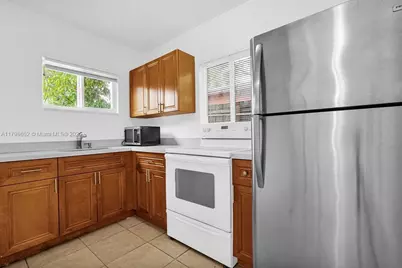 1960 SW 41st Ave #6A, Fort Lauderdale, FL 33317 - Photo 1