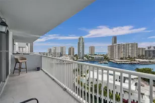 137 Golden Isles Dr, Hallandale Beach, FL 33009 - Photo 17