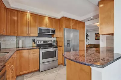 137 Golden Isles Dr #1105, Hallandale Beach, FL 33009 - Photo 7