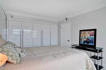 137 Golden Isles Dr #1105, Hallandale Beach, FL 33009 - Photo 33
