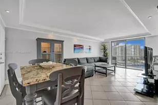137 Golden Isles Dr, Hallandale Beach, FL 33009 - Photo 19