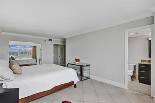 137 Golden Isles Dr, Hallandale Beach, FL 33009 - Photo 35