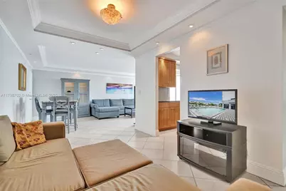 137 Golden Isles Dr #1105, Hallandale Beach, FL 33009 - Photo 27