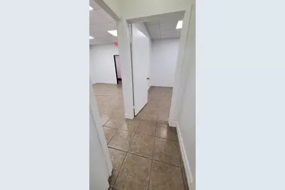 7570 NW 14th St, Miami, FL 33126 - Photo 9