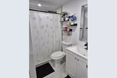 6850 W 16th Dr #320, Hialeah, FL 33014 - Photo 9