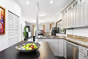 5640 NW 115th Ct, Doral, FL 33178 - Photo 9