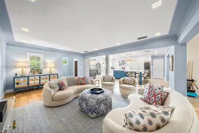 725 Vilabella Ave, Coral Gables, FL 33146 - Photo 5