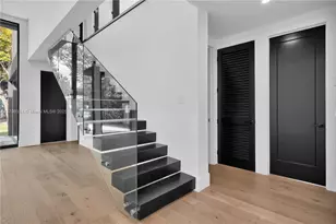 30 NE 50th St, Miami, FL 33137 - Photo 5