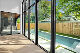 30 NE 50th St, Miami, FL 33137 - Photo 11