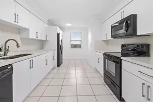 8401 NW 8th St, Miami, FL 33126 - Photo 11