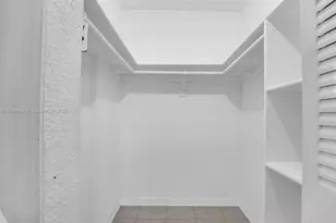 4550 NW 9th St, Miami, FL 33126 - Photo 11