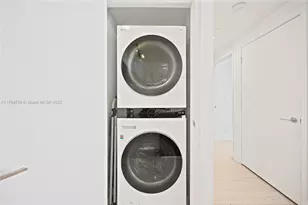 500 Brickell Ave, Miami, FL 33131 - Photo 7