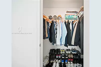 500 Brickell Ave #1208, Miami, FL 33131 - Photo 39