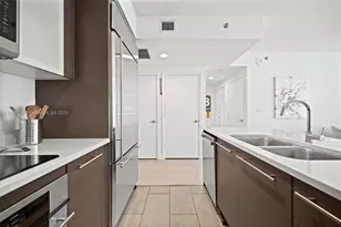 500 Brickell Ave, Miami, FL 33131 - Photo 19