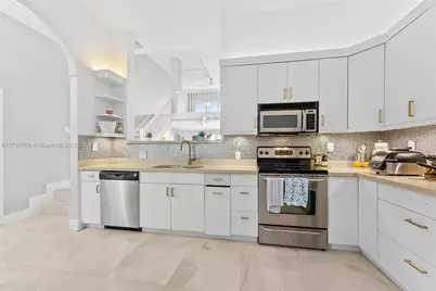 2719 NE 15th St #3, Fort Lauderdale, FL 33304 - Photo 11