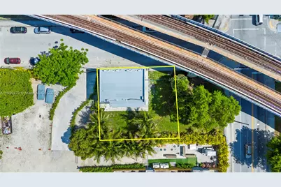 212 NW 11th St, Miami, FL 33136 - Photo 19