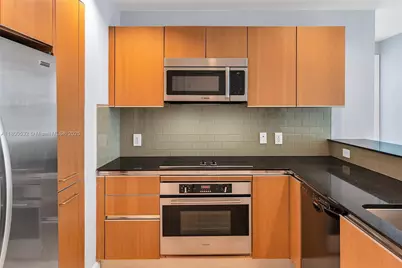 1060 Brickell Ave #1811, Miami, FL 33131 - Photo 9