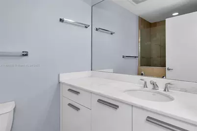 1060 Brickell Ave #1811, Miami, FL 33131 - Photo 25