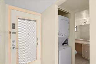 8205 NW 61st St, Tamarac, FL 33321 - Photo 15