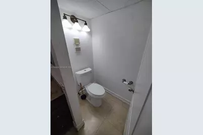 616 Executive Center Dr #107, West Palm Beach, FL 33401 - Photo 27