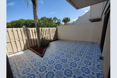 616 Executive Center Dr #107, West Palm Beach, FL 33401 - Photo 3