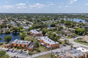 1541 NW 92nd Ave, Pembroke Pines, FL 33024 - Photo 35