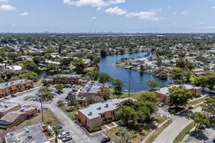 1541 NW 92nd Ave, Pembroke Pines, FL 33024 - Photo 33