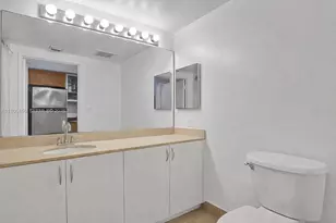 1750 N Bayshore Dr, Miami, FL 33132 - Photo 11