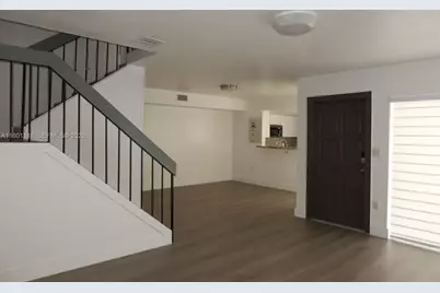 8098 NW 99th Ter, Hialeah Gardens, FL 33016 - Photo 9