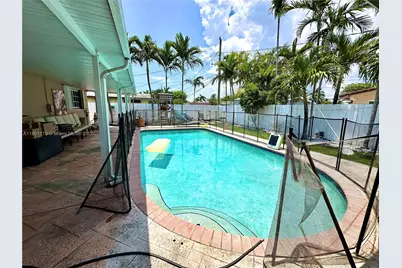 21000 NE 26th Ave, Miami, FL 33180 - Photo 9