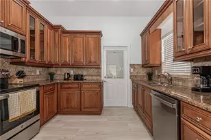 216 SE 9th St, Dania Beach, FL 33004 - Photo 21