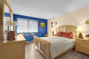 325 NW 72nd Ave, Miami, FL 33126 - Photo 3