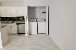 637 Executive Center Dr, West Palm Beach, FL 33401 - Photo 5