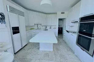 300 South Pointe Dr, Miami Beach, FL 33139 - Photo 9