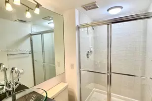 3610 Yacht Club Dr, Aventura, FL 33180 - Photo 31